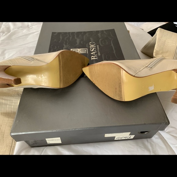 Basic Edition leather boots - Picture 2 of 4